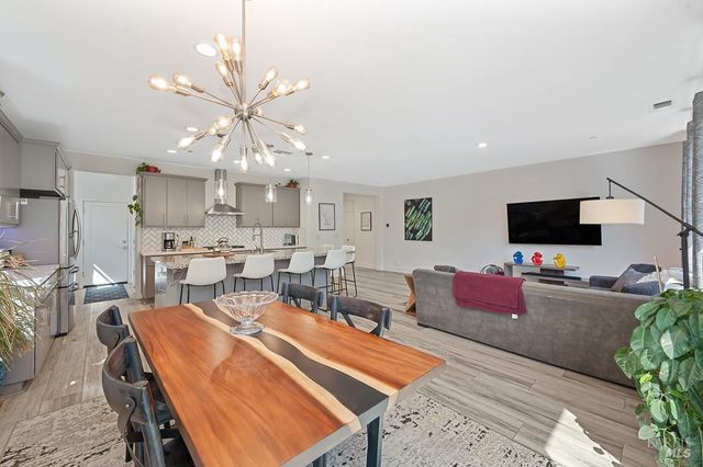 5708 Kassandra Pl, Rohnert Park, CA 94928