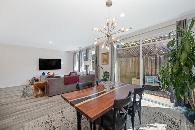 5708 Kassandra Pl, Rohnert Park, CA 94928