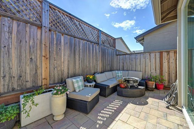 5708 Kassandra Pl, Rohnert Park, CA 94928