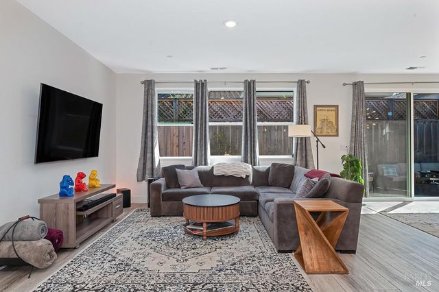 5708 Kassandra Pl, Rohnert Park, CA 94928