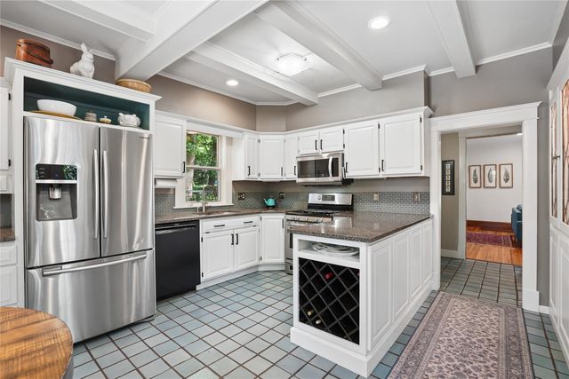 120 Glenview Drive, Des Moines, IA 50312