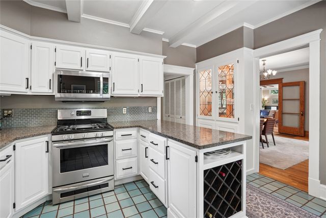 120 Glenview Drive, Des Moines, IA 50312