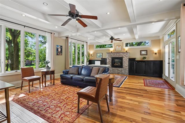 120 Glenview Drive, Des Moines, IA 50312