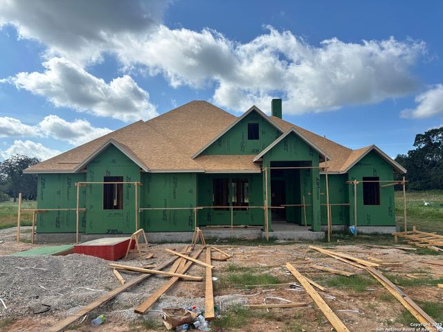 143 Pradera Ridge Drive, Floresville, TX 78114