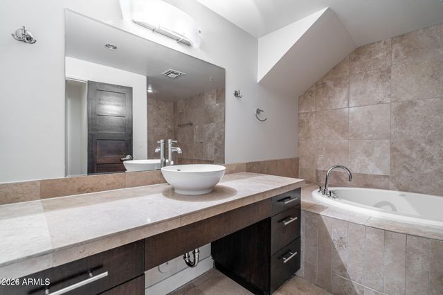 215 E MCKINLEY Street 406, Phoenix, AZ 85004