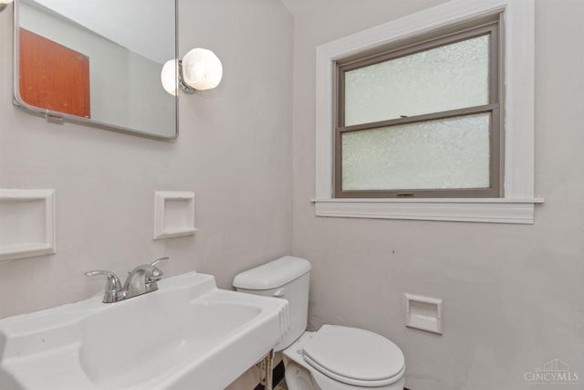 3270 Renfro Avenue, Cincinnati, OH 45211