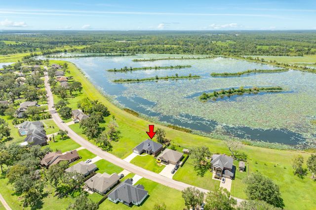 2138 Twin Lakes Boulevard, West Columbia, TX 77486