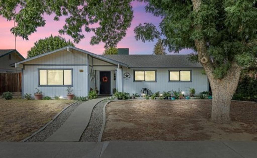 460 W Sacramento Street, Coalinga, CA 93210