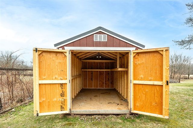 67 George Junior Rd, Pine Twp, PA 16127