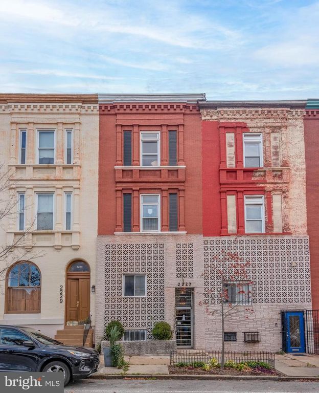 2227 SAINT PAUL ST, Baltimore, MD 21218