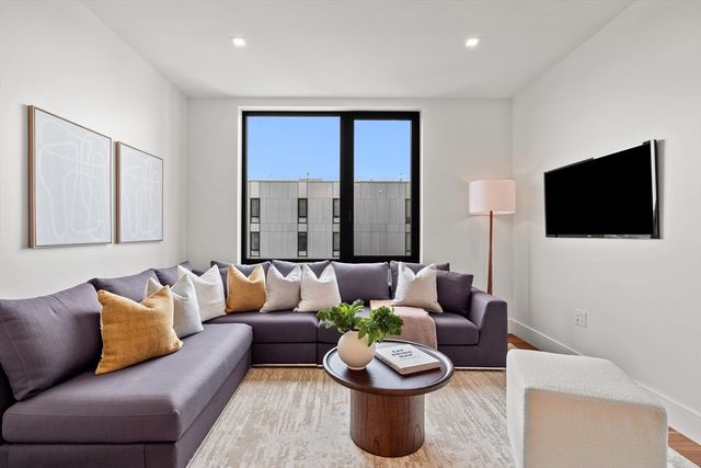 1515 Commonwealth Ave 614, Boston, MA 02135