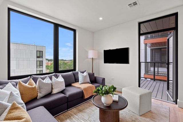 1515 Commonwealth Ave 614, Boston, MA 02135