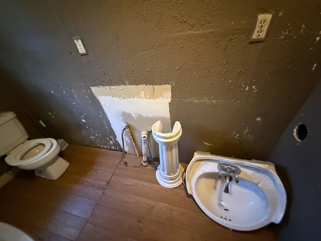 221 W Jordan Street, Alvin, TX 77511