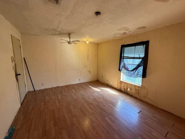 221 W Jordan Street, Alvin, TX 77511