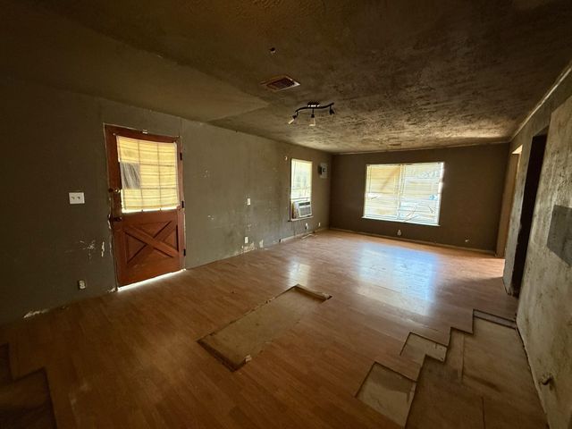 221 W Jordan Street, Alvin, TX 77511