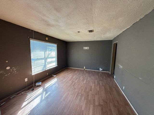 221 W Jordan Street, Alvin, TX 77511