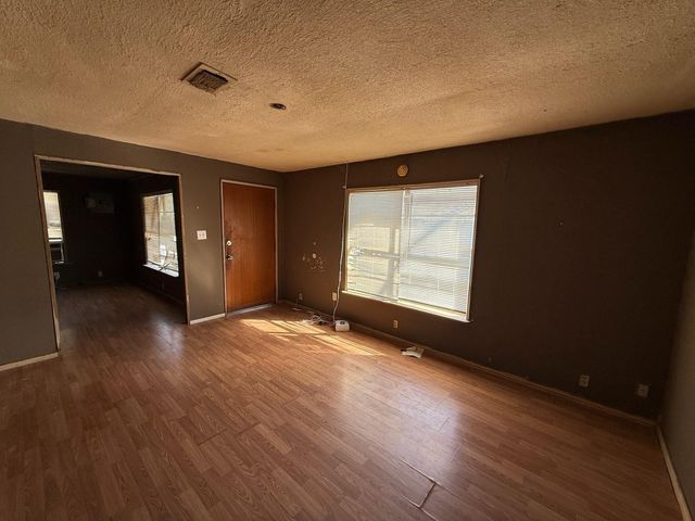 221 W Jordan Street, Alvin, TX 77511