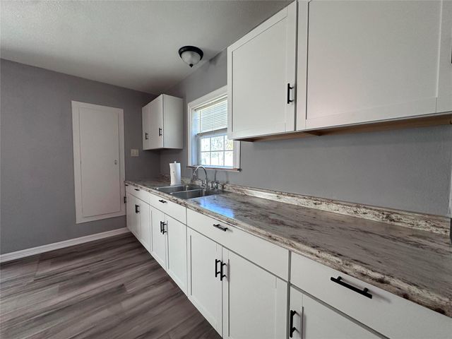 11000 S Hwy 71, El Campo, TX 77437