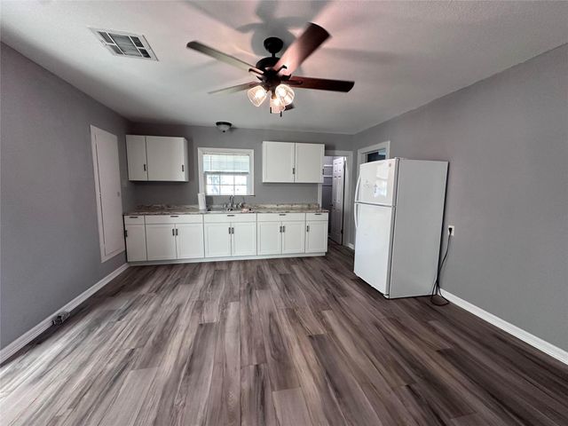 11000 S Hwy 71, El Campo, TX 77437