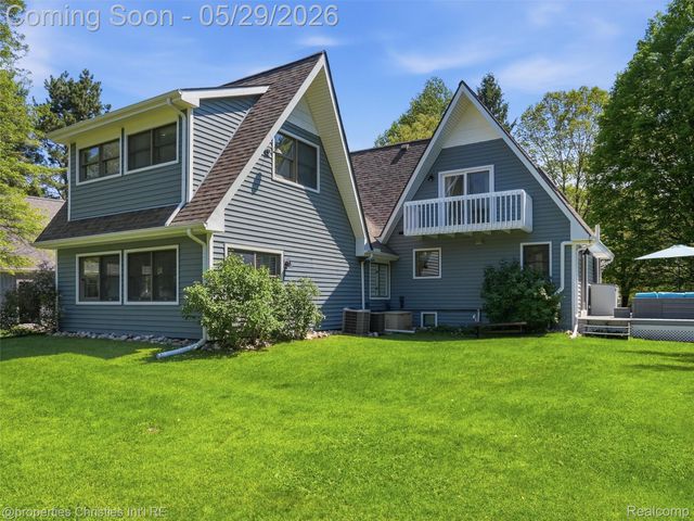 8645 Toma Road, Dexter Township, MI 48169