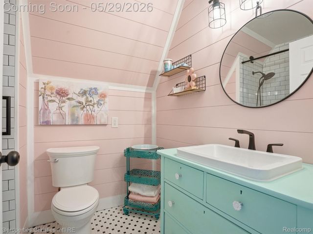 8645 Toma Road, Dexter Township, MI 48169
