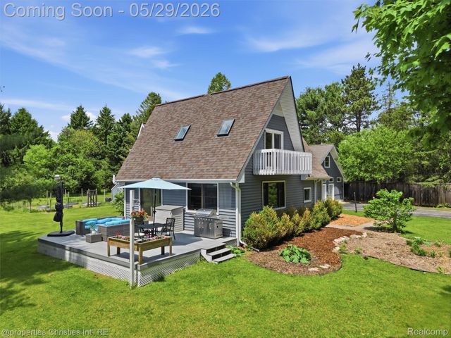 8645 Toma Road, Dexter Township, MI 48169