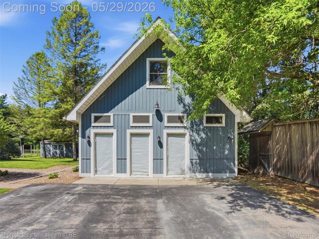 8645 Toma Road, Dexter Township, MI 48169