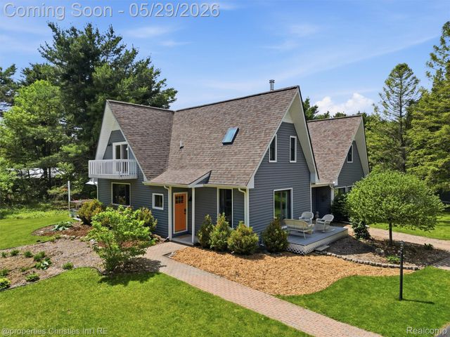 8645 Toma Road, Dexter Township, MI 48169