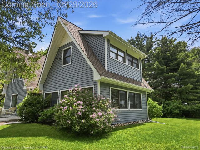 8645 Toma Road, Dexter Township, MI 48169