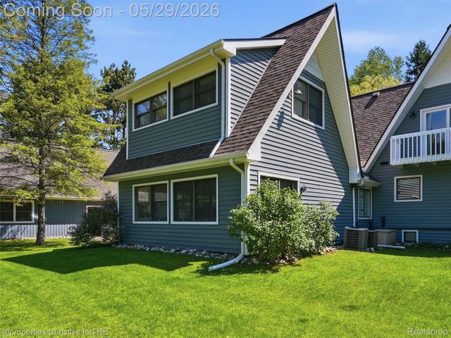 8645 Toma Road, Dexter Township, MI 48169