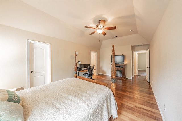 800 Stella Mae Drive, Fort Worth, TX 76028