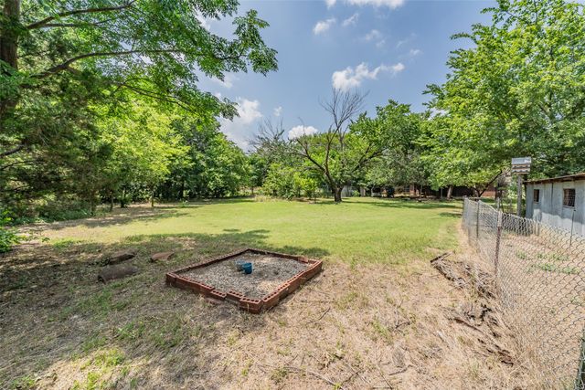 800 Stella Mae Drive, Fort Worth, TX 76028