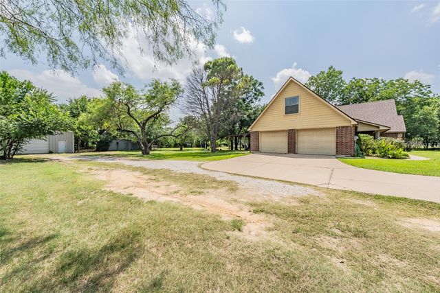 800 Stella Mae Drive, Fort Worth, TX 76028