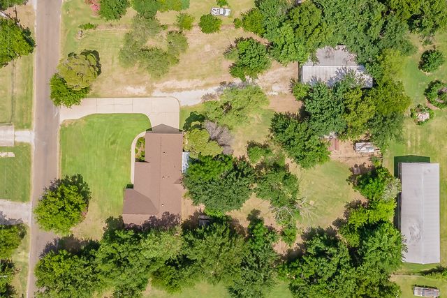 800 Stella Mae Drive, Fort Worth, TX 76028