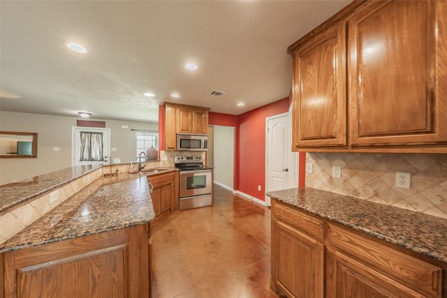 800 Stella Mae Drive, Fort Worth, TX 76028