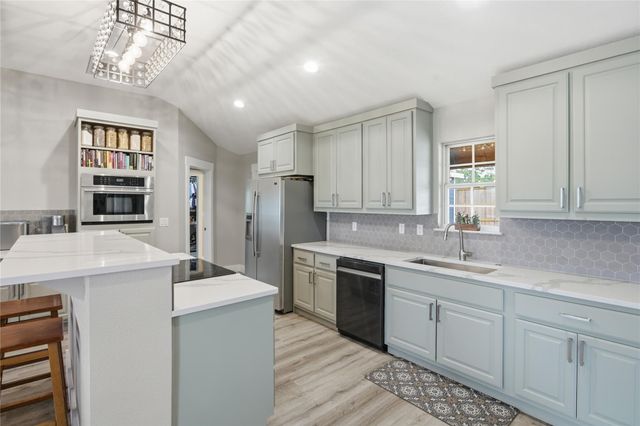 15200 Storm DR, Austin, TX 78734
