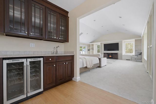 4 Stuart Lane, Katonah, NY 10536