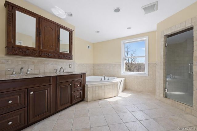 4 Stuart Lane, Katonah, NY 10536