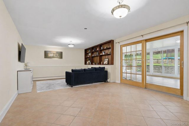 4 Stuart Lane, Katonah, NY 10536