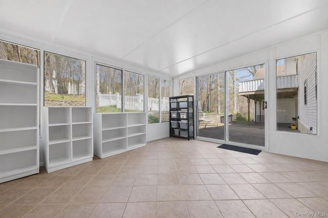 4 Stuart Lane, Katonah, NY 10536