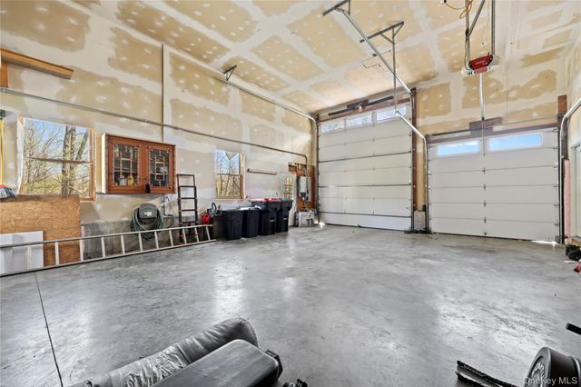 4 Stuart Lane, Katonah, NY 10536