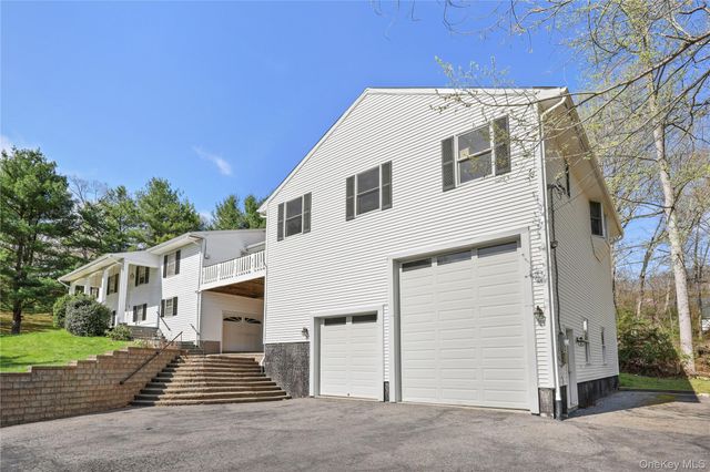 4 Stuart Lane, Katonah, NY 10536