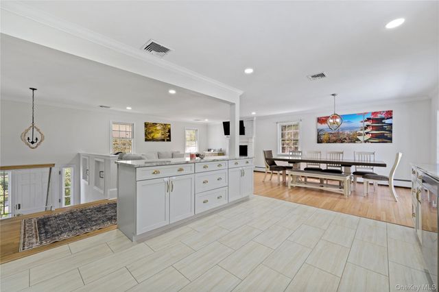 4 Stuart Lane, Katonah, NY 10536