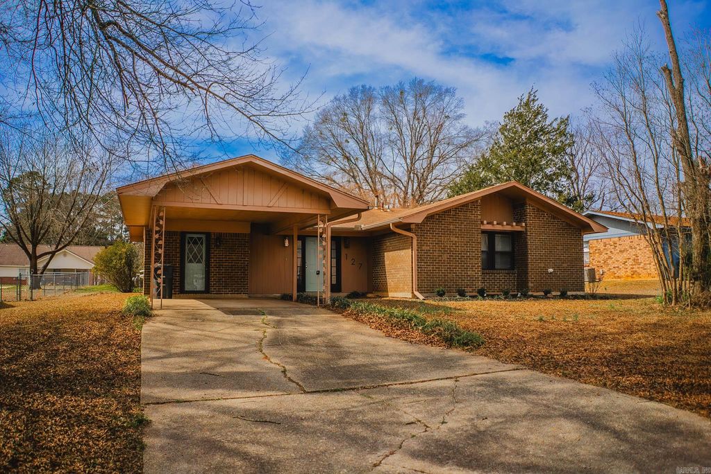 127 Park Street, Monticello, AR 71655