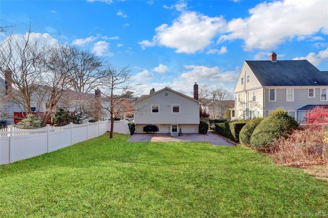 171 School Street, Oyster Bay, NY 11771