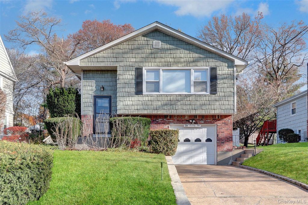 171 School Street, Oyster Bay, NY 11771