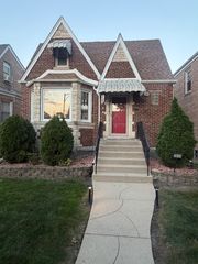 3849 N Nora Avenue, Chicago, IL 60634