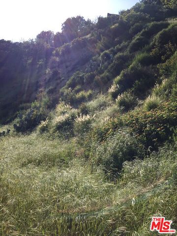 8813 Wonderland Avenue, Los Angeles, CA 90046