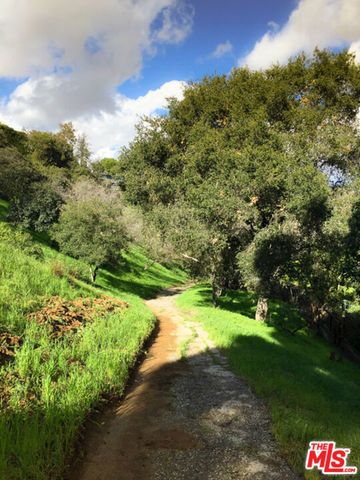 8813 Wonderland Avenue, Los Angeles, CA 90046