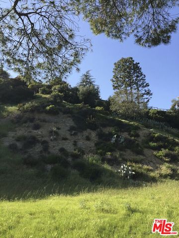 8813 Wonderland Avenue, Los Angeles, CA 90046